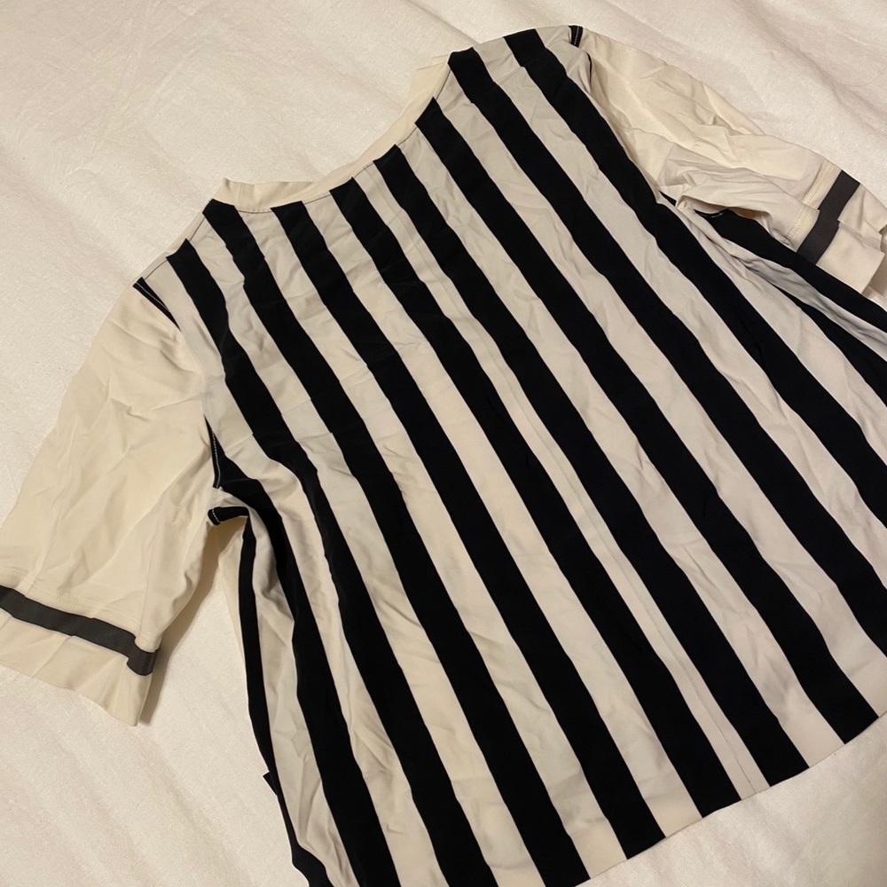 Lululemon cropped short sleeve - Size 4